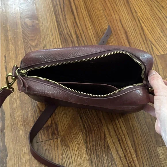 Madewell Camera Bag in Cabernet - Picture 3 of 4